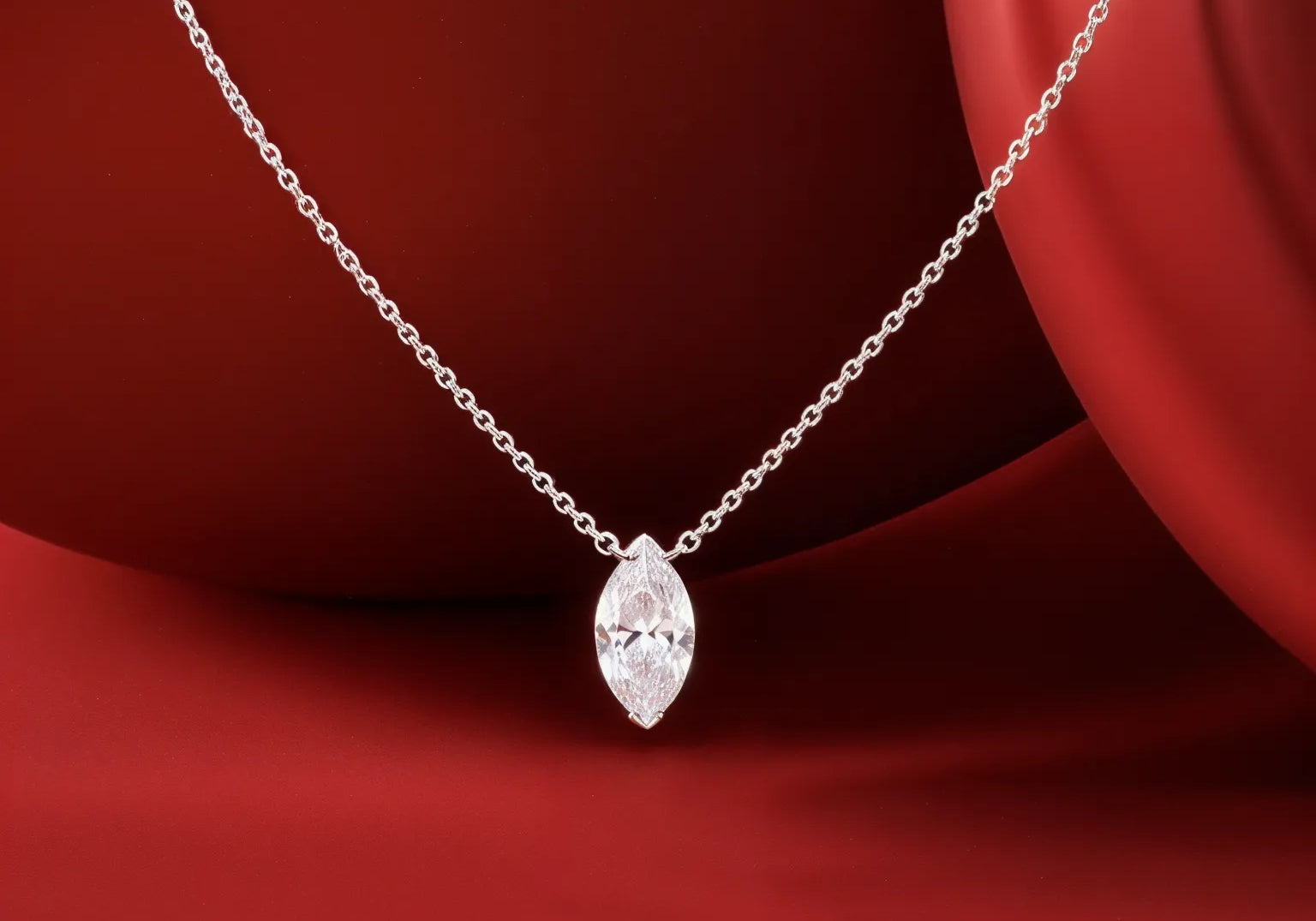 ¿Por qué nos gusta regalar joyas? San Valentín como momento perfecto para hacerlo