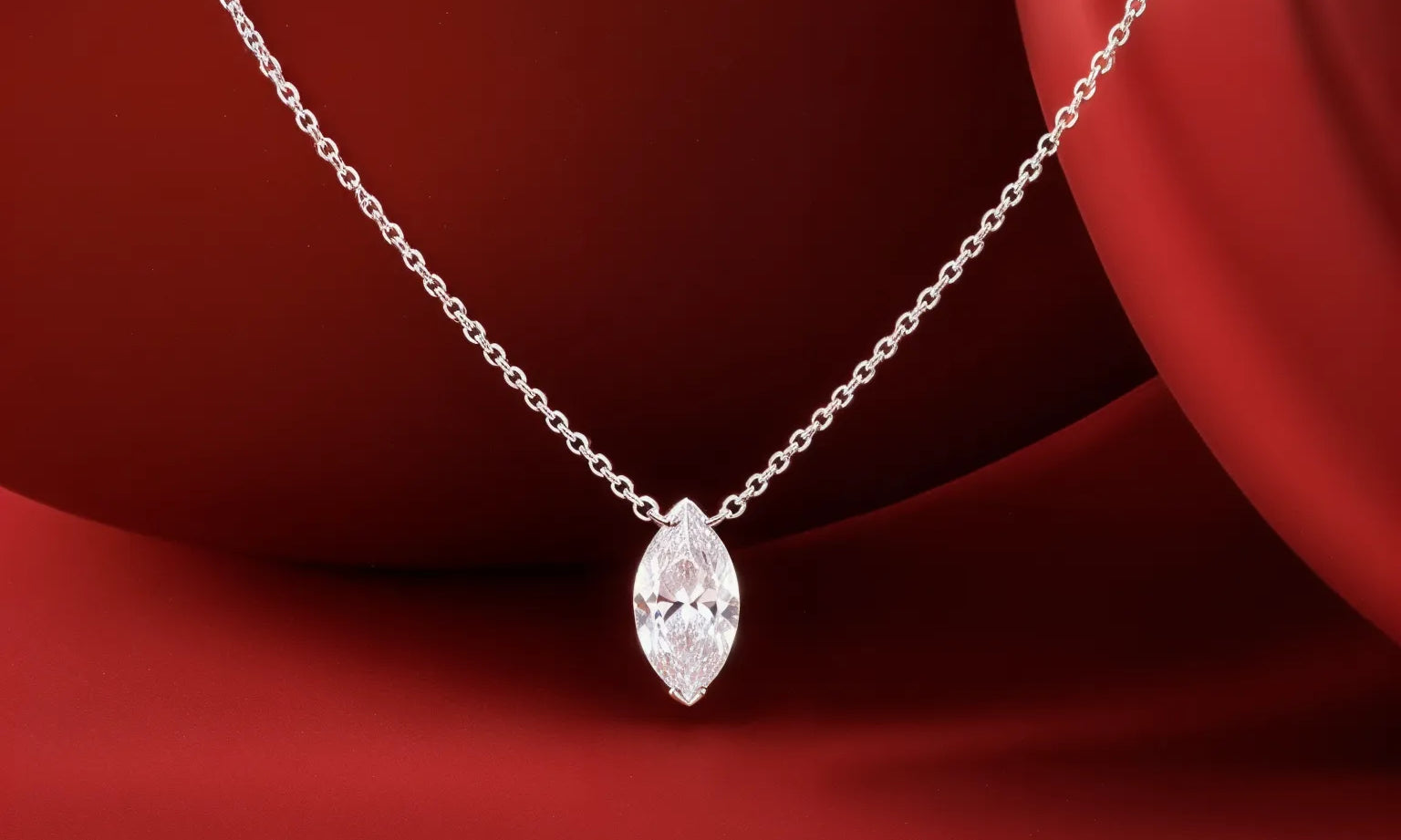 ¿Por qué nos gusta regalar joyas? San Valentín como momento perfecto para hacerlo