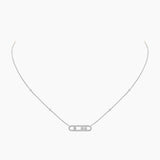 Collar Messika Baby Move Pavé en oro blanco con tres diamantes móviles y pavé de diamantes.