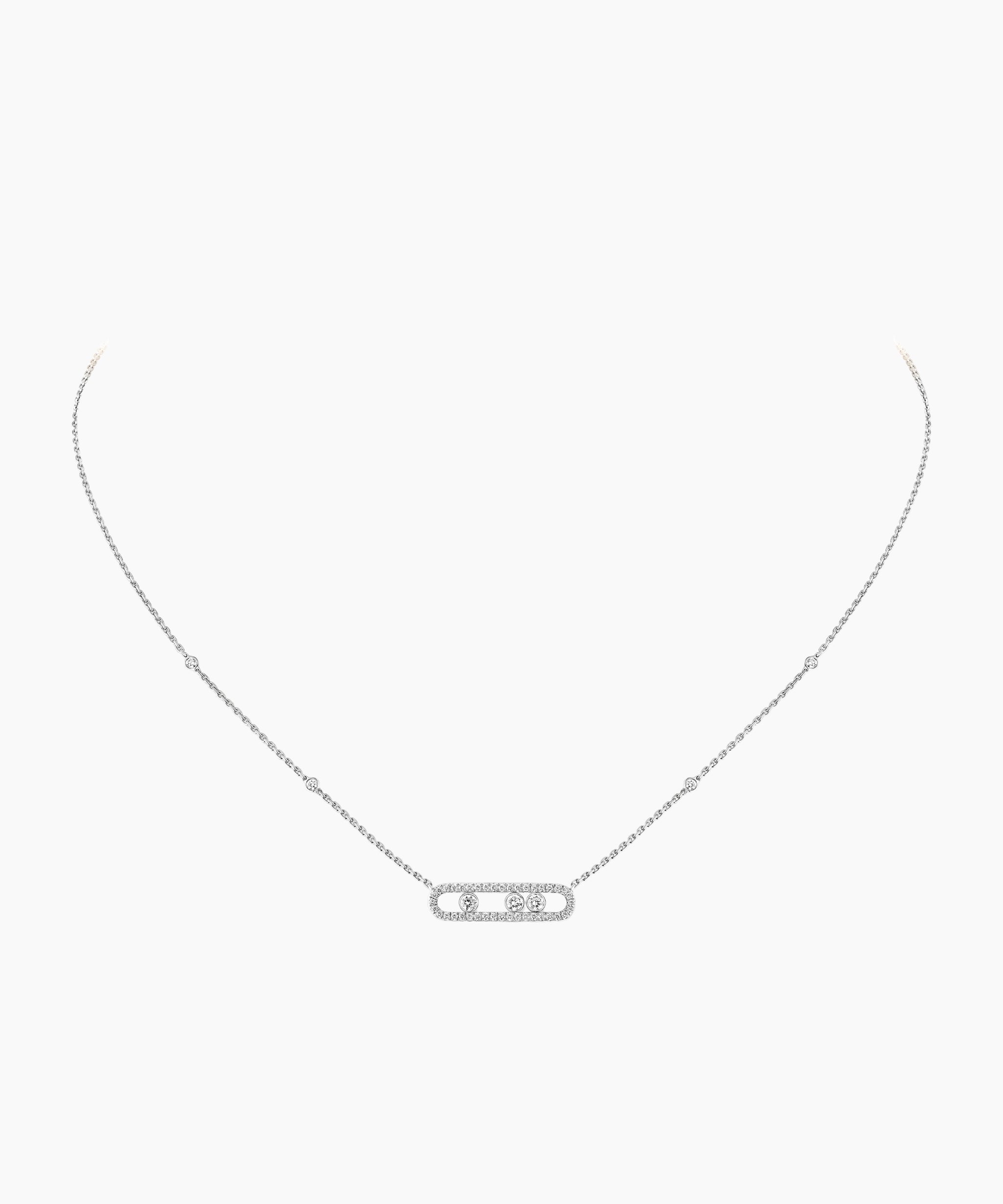 Collar Messika Baby Move Pavé en oro blanco con tres diamantes móviles y pavé de diamantes.