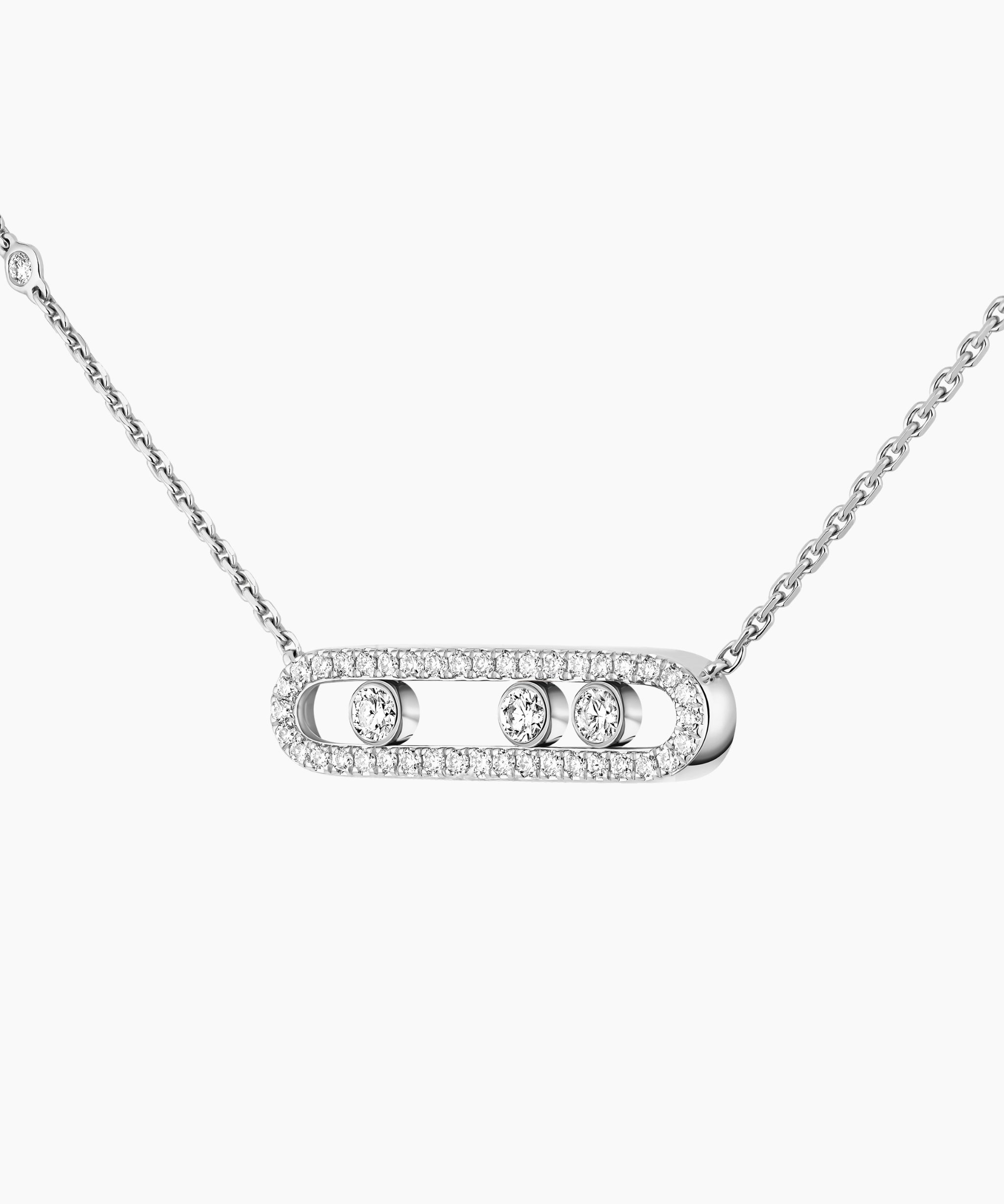 Collar Messika Baby Move Pavé en oro blanco con tres diamantes móviles y pavé de diamantes.