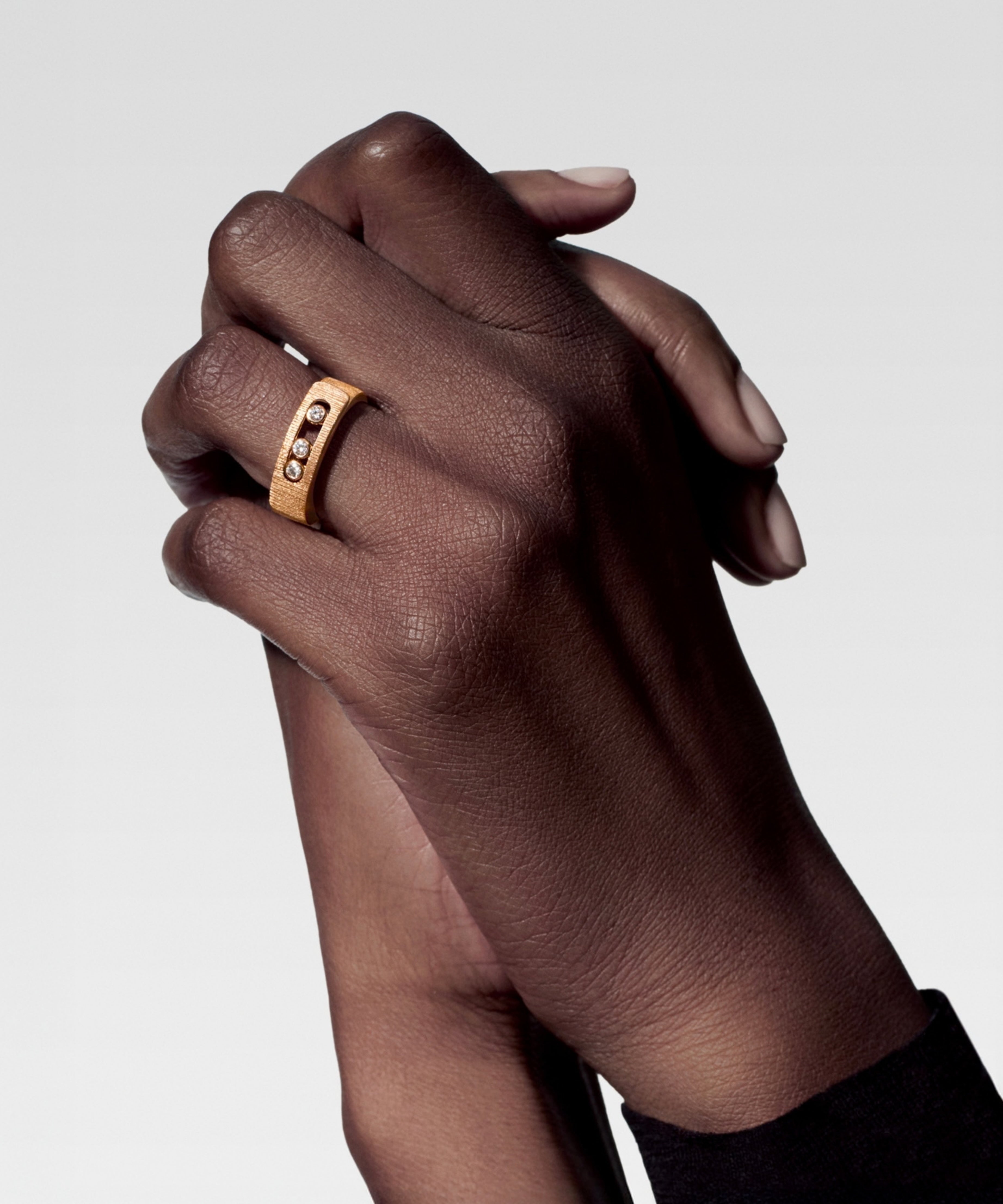 Anillo Messika Move Noa Ciselé Oro Amarillo y Diamantes | 14482-YG