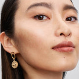 Charm Medallón León PANDORA Baño Oro - 763974C01