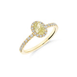 Anillo de Compromiso con Diamante Fancy Oval 0.50 cts y Halo de Diamantes en Oro Amarillo