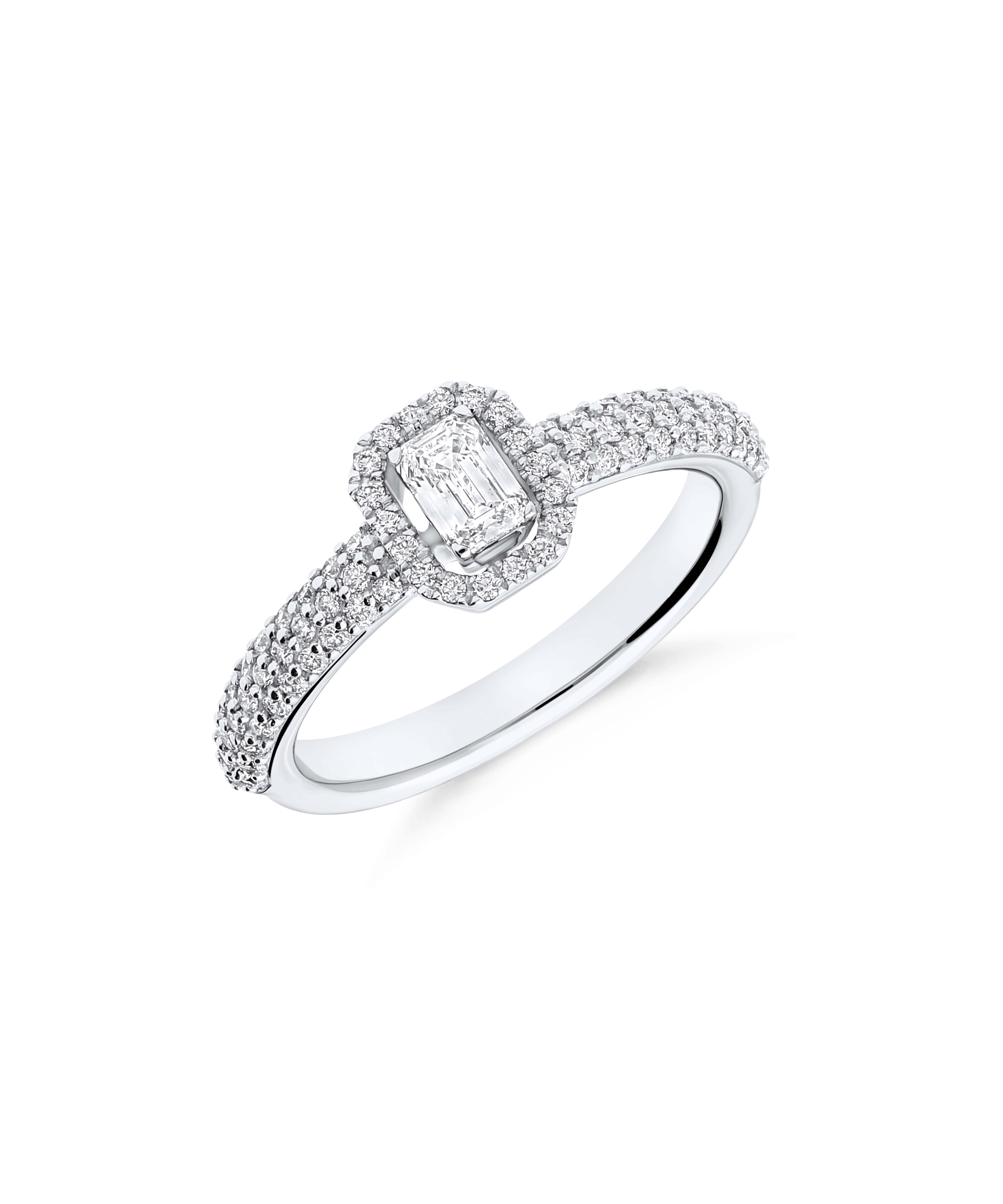 Anillo de Compromiso con Diamante Talla Esmeralda con Halo y Pavé en Oro Blanco