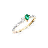 Anillo con Esmeralda y Diamantes Talla Pera en Oro Amarillo