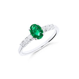 Anillo con Esmeralda Talla Oval 0,76 cts y Diamantes en Oro Blanco