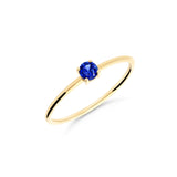 Anillo Fino con Zafiro en Oro Amarillo