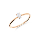Anillo Solitario Fino con Diamante Pera en Oro Rosa