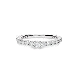 Anillo Alianza de Oro Blanco y 25 Diamantes con Diamante Central Destacado