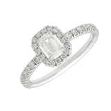 Anillo Talla Esmeralda Con Halo de Diamantes 0,93 cts