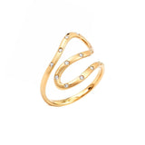 Anillo etéreo en oro amarillo con diamantes