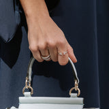 Anillo Tu y Yo Talla Esmeralda y Pera Oro Blanco Para perfecto para compromiso o momento especial.