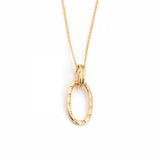 Collar con colgante ovalado en oro amarillo con diamantes