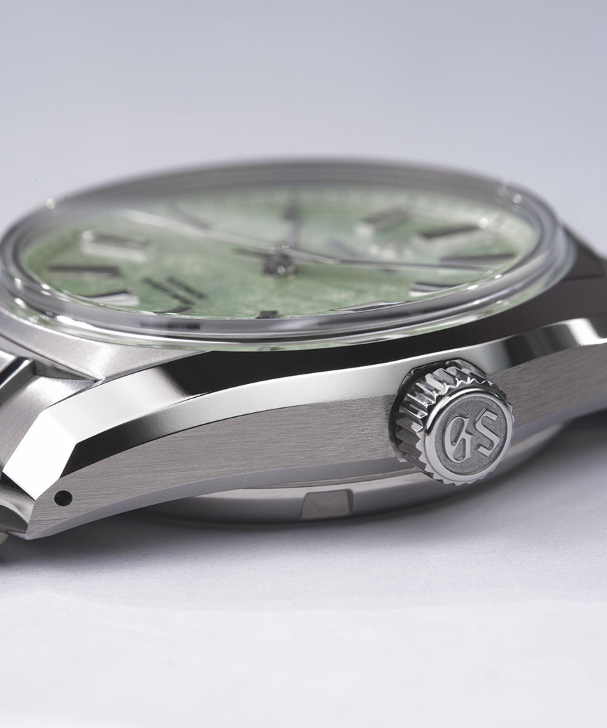 Grand Seiko Heritage Hi-Beat Sakura-Wakaba Verde Titanio 38 mm | SBGH343G