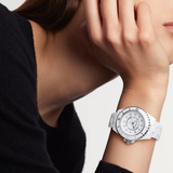 Chanel J12 White Cerámica Con Diamantes 33 mm | H5703