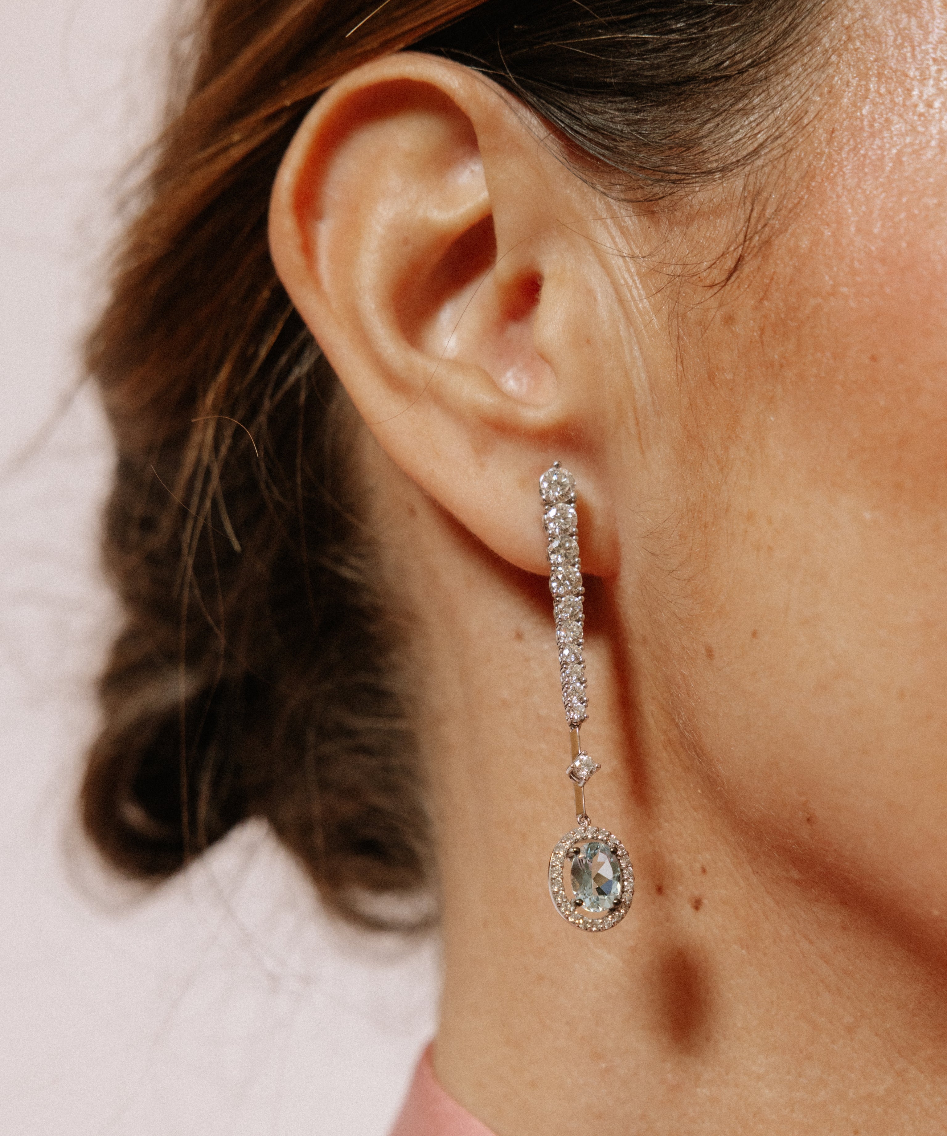 Pendientes de alta joyería para novia compuestos de diamantes y Aguamarina en Oro Blanco