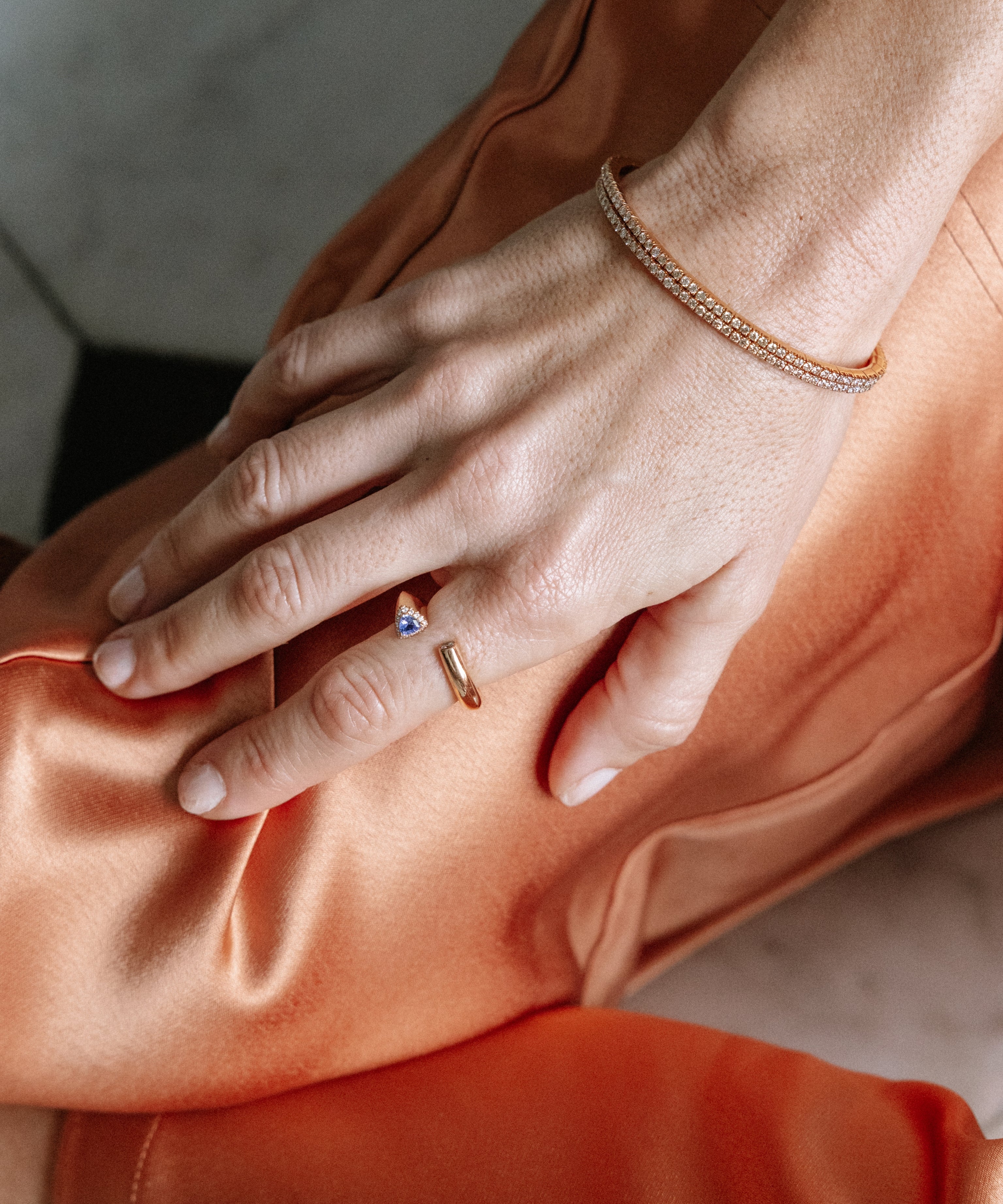 Pulsera Rivière Extensible Oro Amarillo y Diamantes Brown
