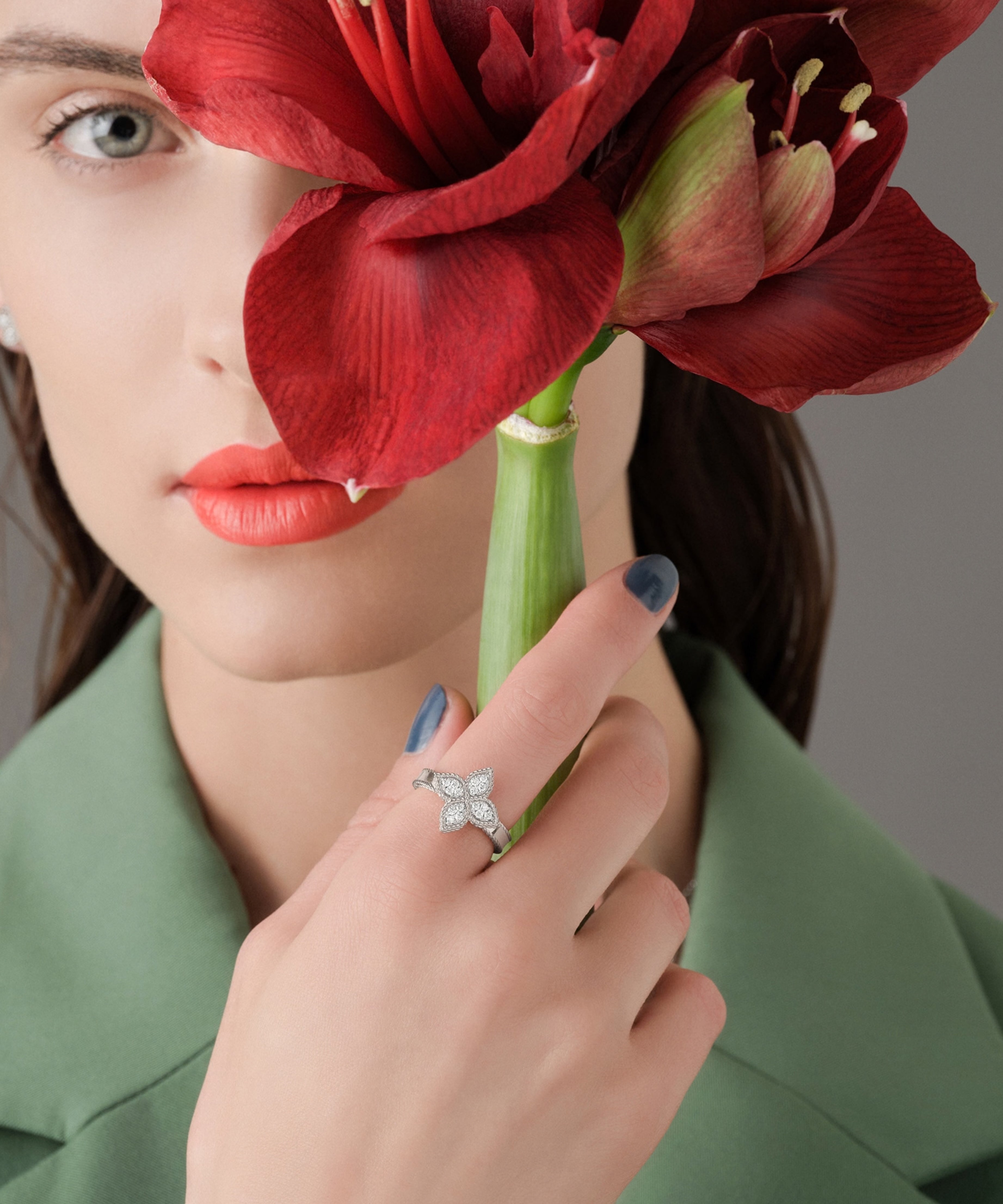 Anillo Roberto Coin Princess Flower Pequeño Oro Blanco Con Diamantes | ADR777RI0639