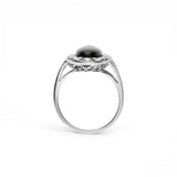 Anillo Vintage de Platino con Ónix y Diamantes