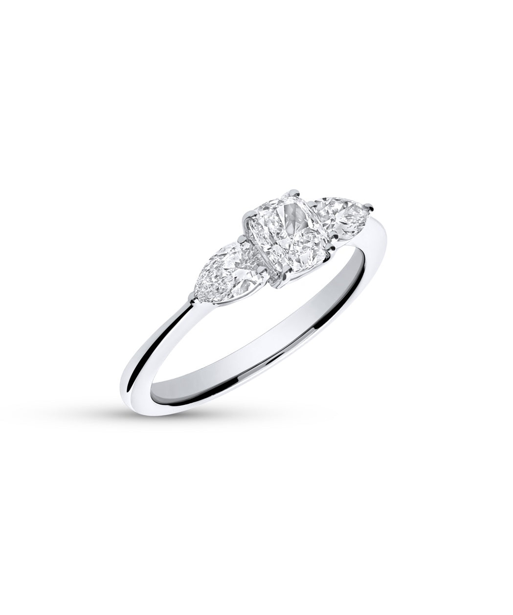 anillo de compromiso "tresillo" solitario en talla oval y diamantes pera a los lados oro blanco de 18k 
