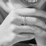 Anillo LeCarré Cruzado Oro Amarillo y Diamantes