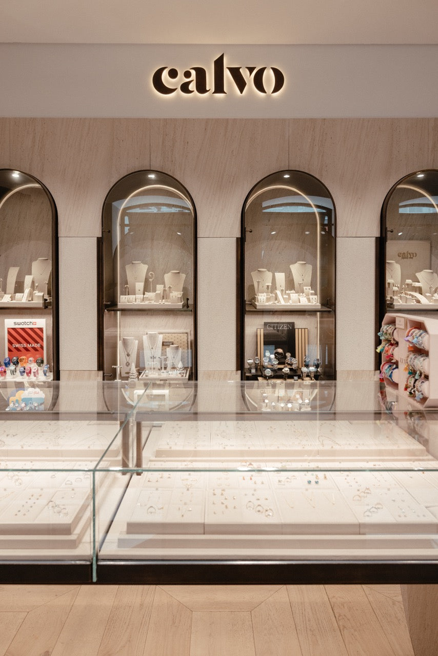 interior y expositores de la boutique calvo de calle rua nueva 6 en el centro de a coruña 