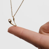 Collar con Colgante inicial V PDPAOLA Plata Baño de Oro 18K | CO01‑B95‑U