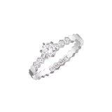 Anillo Solitario con Diamantes Laterales Bee de Chaumet Oro Blanco 0,50 Cts | J1NG00
