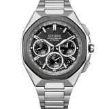 Citizen Satellite Wave Attesa de 44 mm con esfera negra, caja de Super Titanium y brazalete de Super Titanium.
