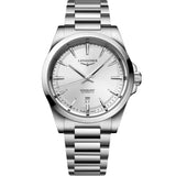 Reloj Longines Conquest de 41 mm con esfera plateada, caja de acero inoxidable y brazalete de acero.