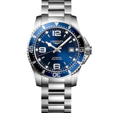 Reloj Longines HydroConquest de 41 mm con esfera azul, caja de acero inoxidable y brazalete de acero.