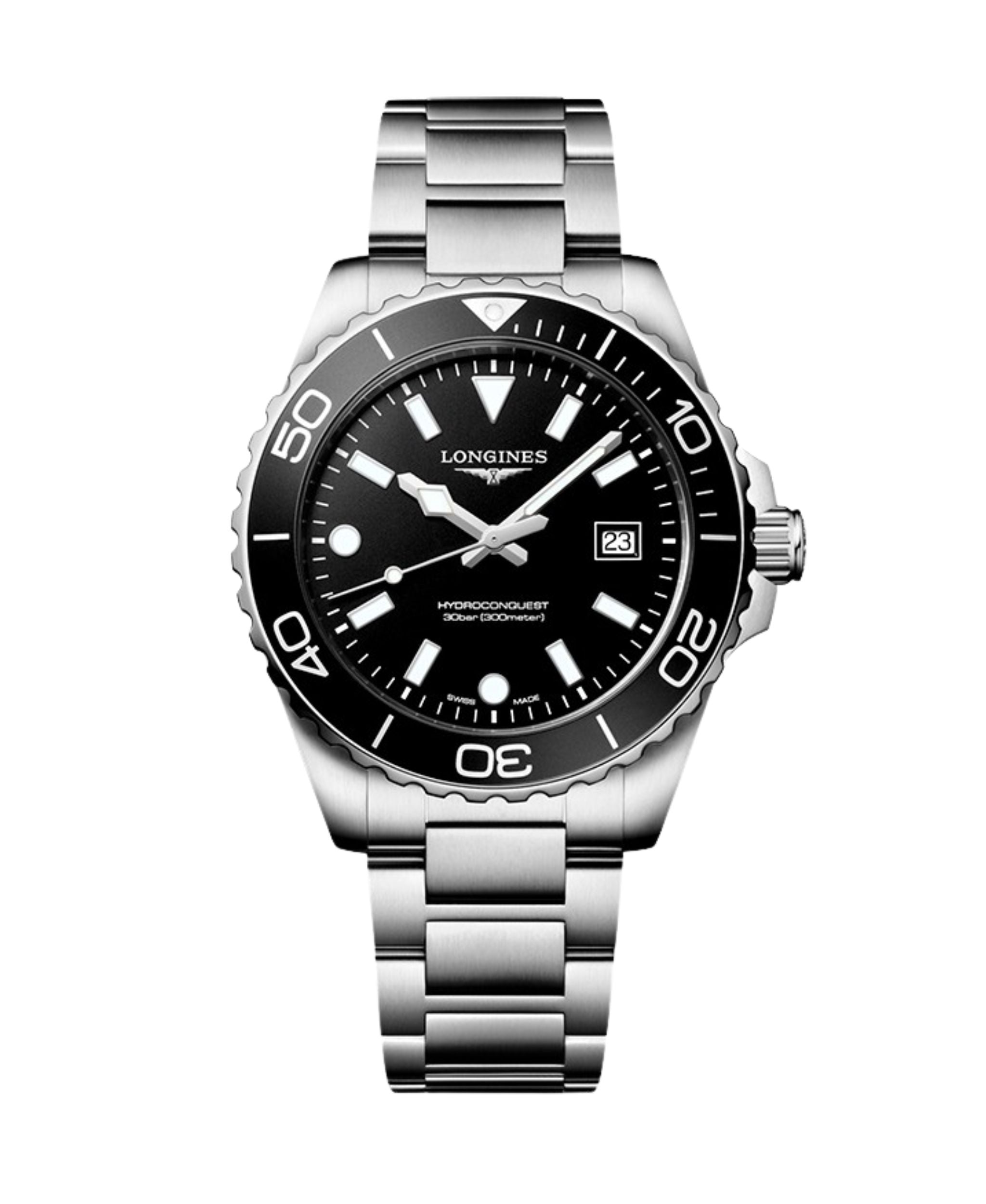 Longines HydroConquest de 42 mm con esfera negra, caja de acero, bisel de cerámica y brazalete de acero.