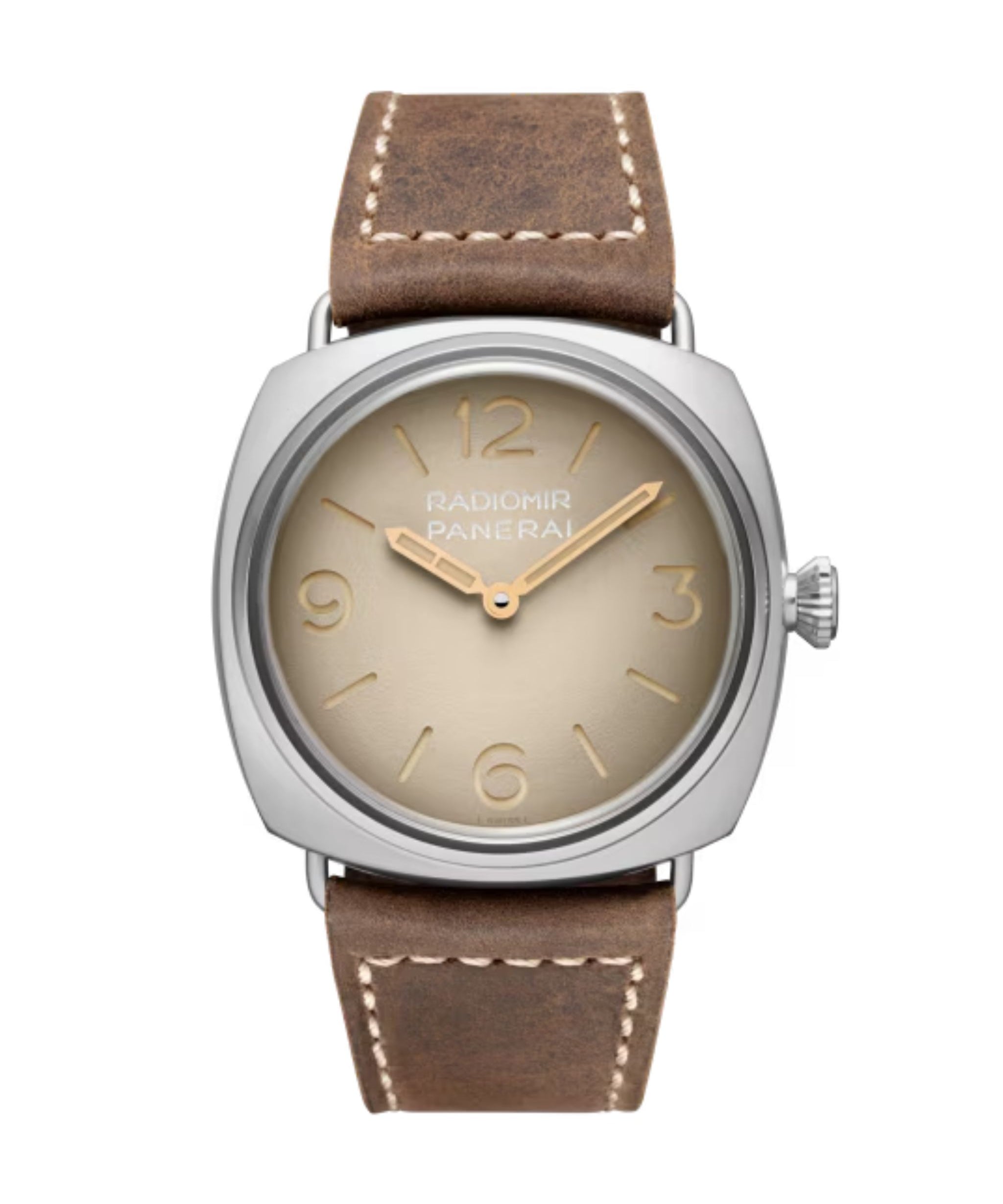 Panerai Radiomir Officine de 45 mm con esfera beige degradada, caja de acero pátina y correa de piel marrón.