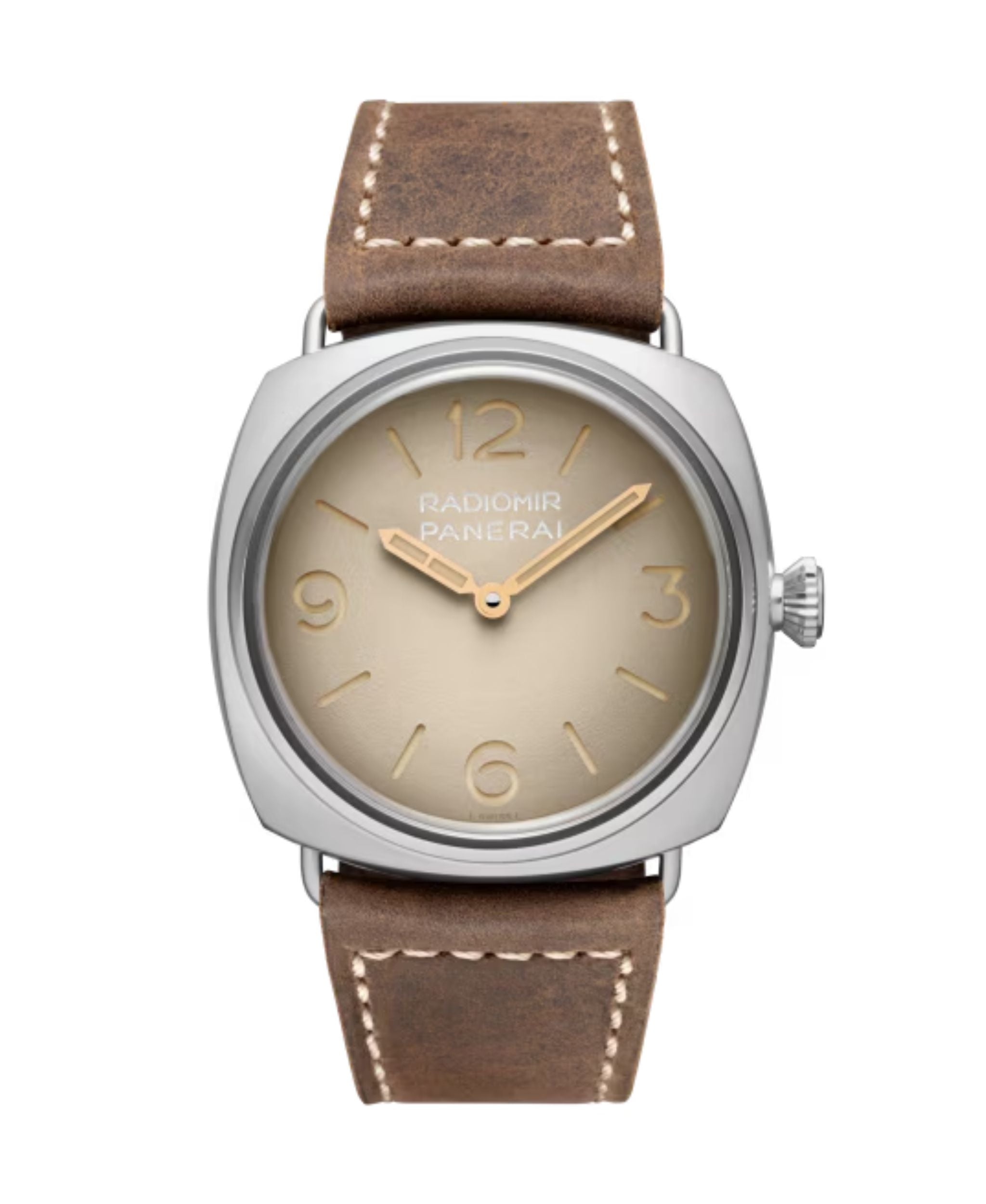 Panerai Radiomir Officine de 45 mm con esfera beige degradada, caja de acero pátina y correa de piel marrón.