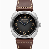 Panerai Radiomir Tre Giorni de 45 mm con esfera negra degradada, caja de acero y correa de piel marrón.